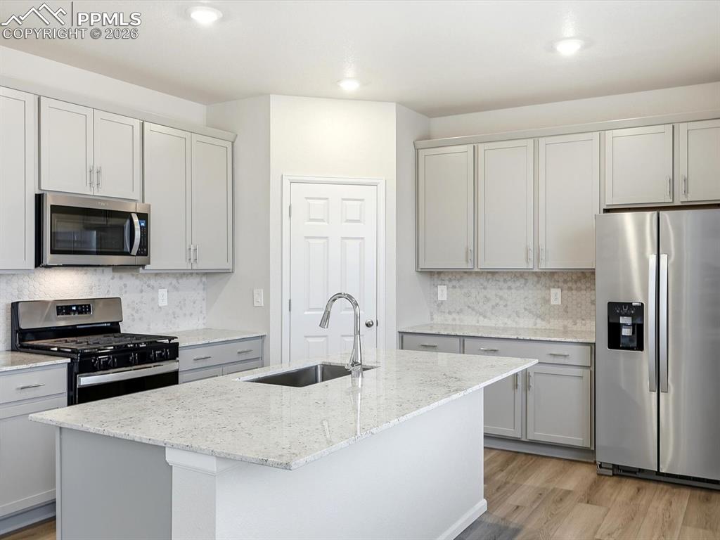 Image 3 of 30: Kitchen