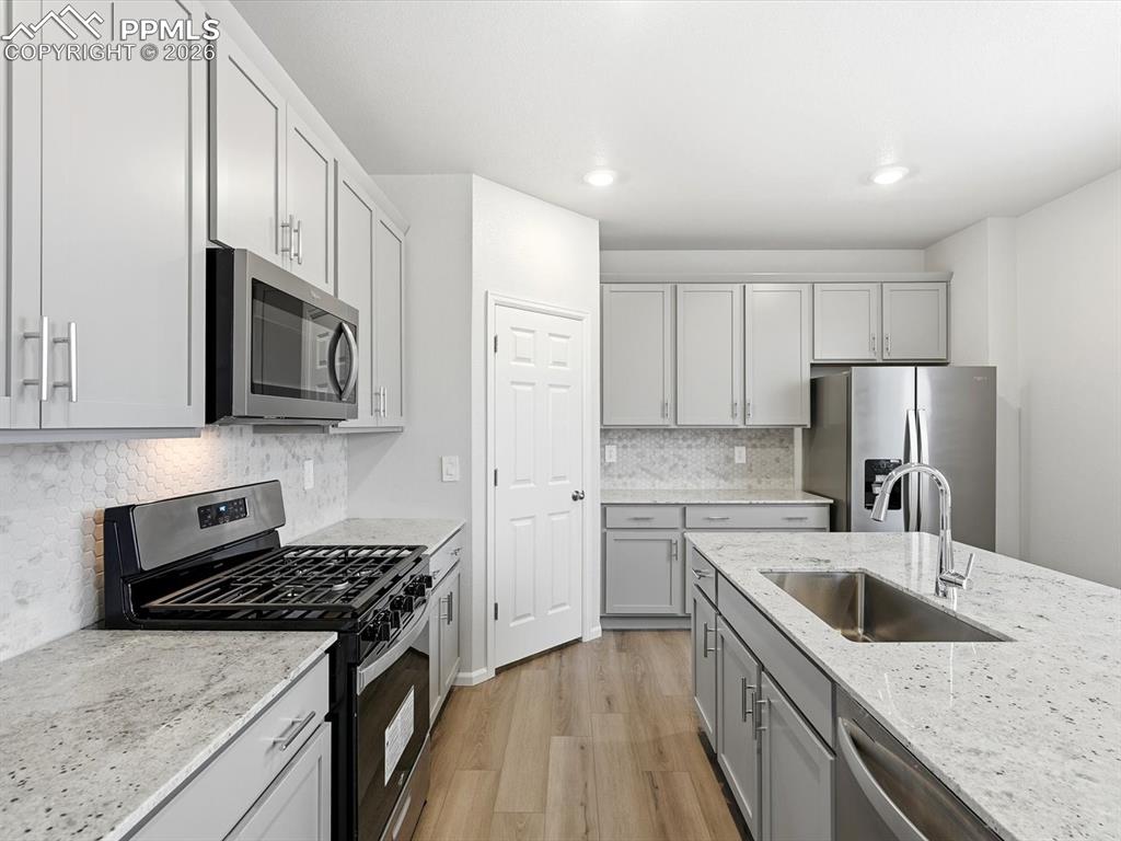 Image 4 of 30: Kitchen