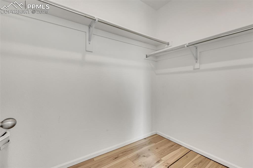 Image 19 of 39: Closet