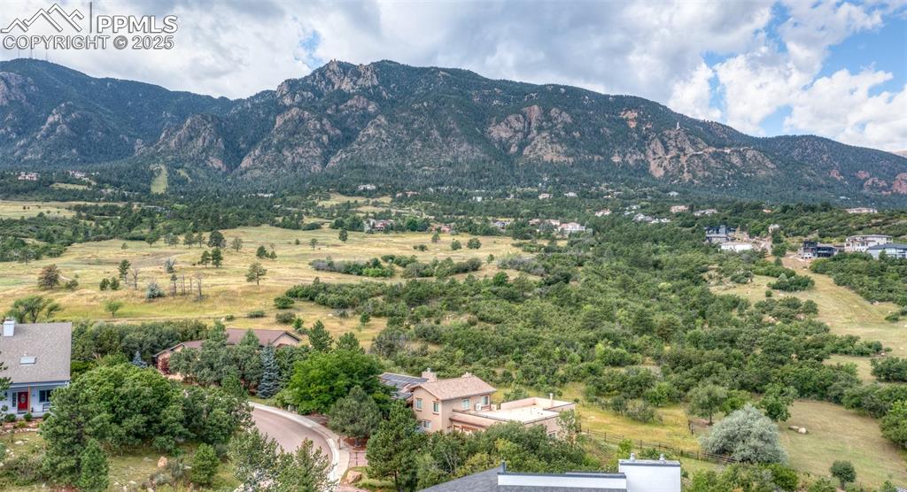 Image 46 of 50: View of mountain background