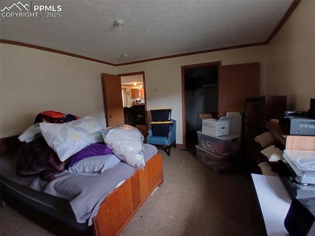 Image 14 of 26: Bedroom