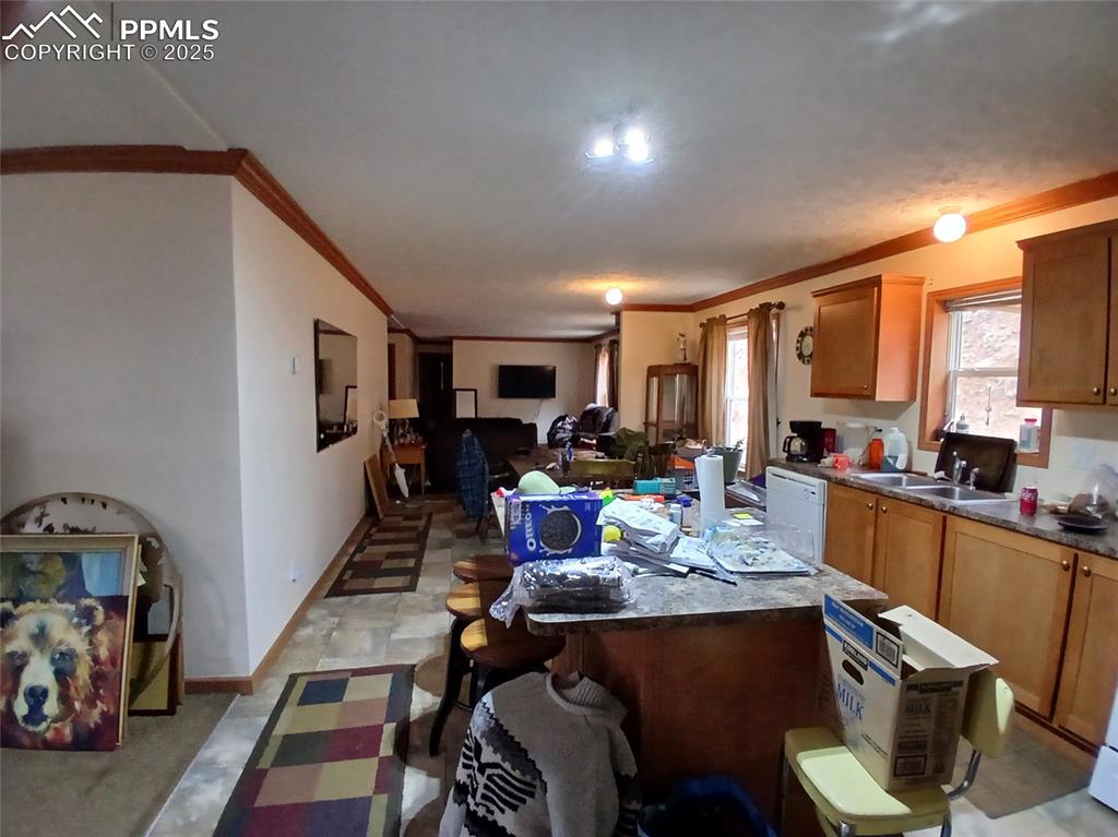 Image 20 of 26: Kitchen