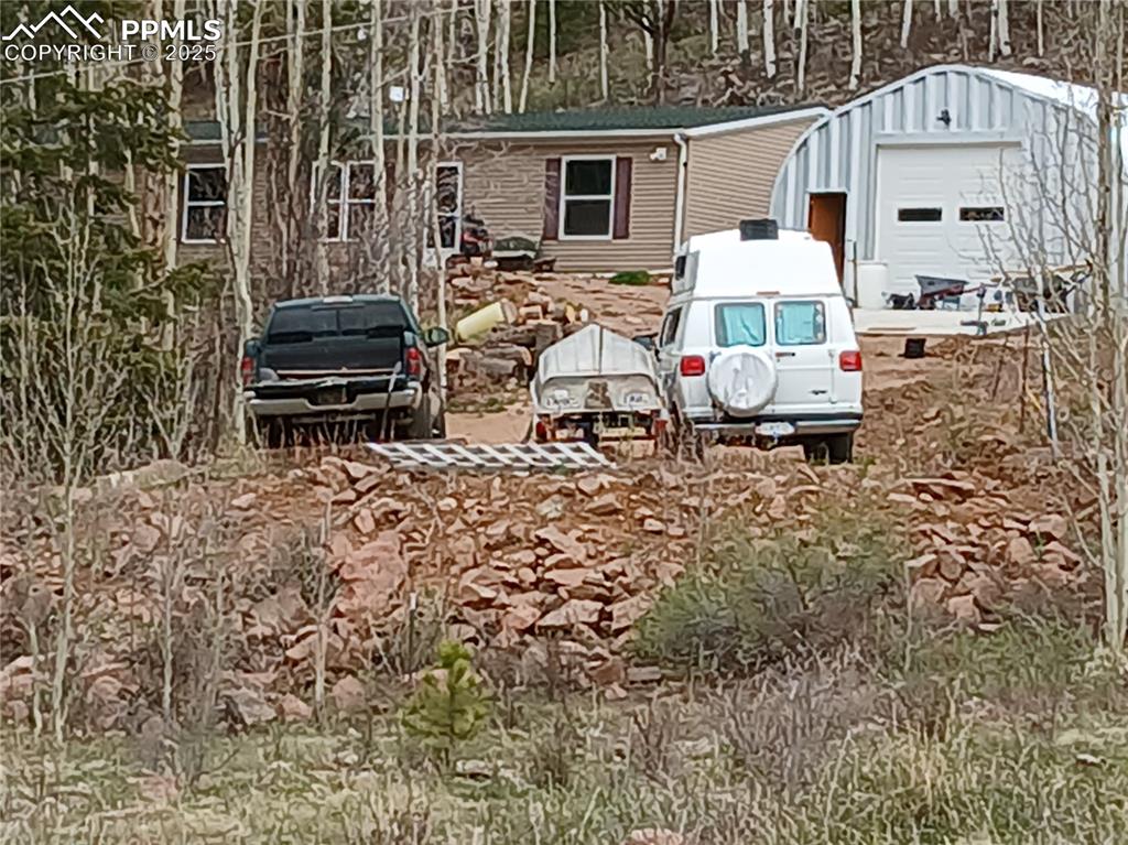 Image 24 of 26: Yard