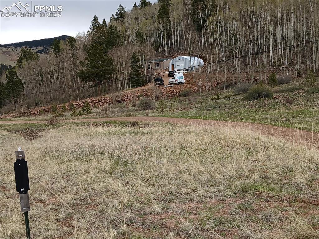 Image 25 of 26: Yard