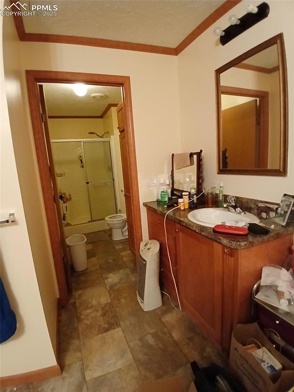 Image 5 of 26: Bathroom