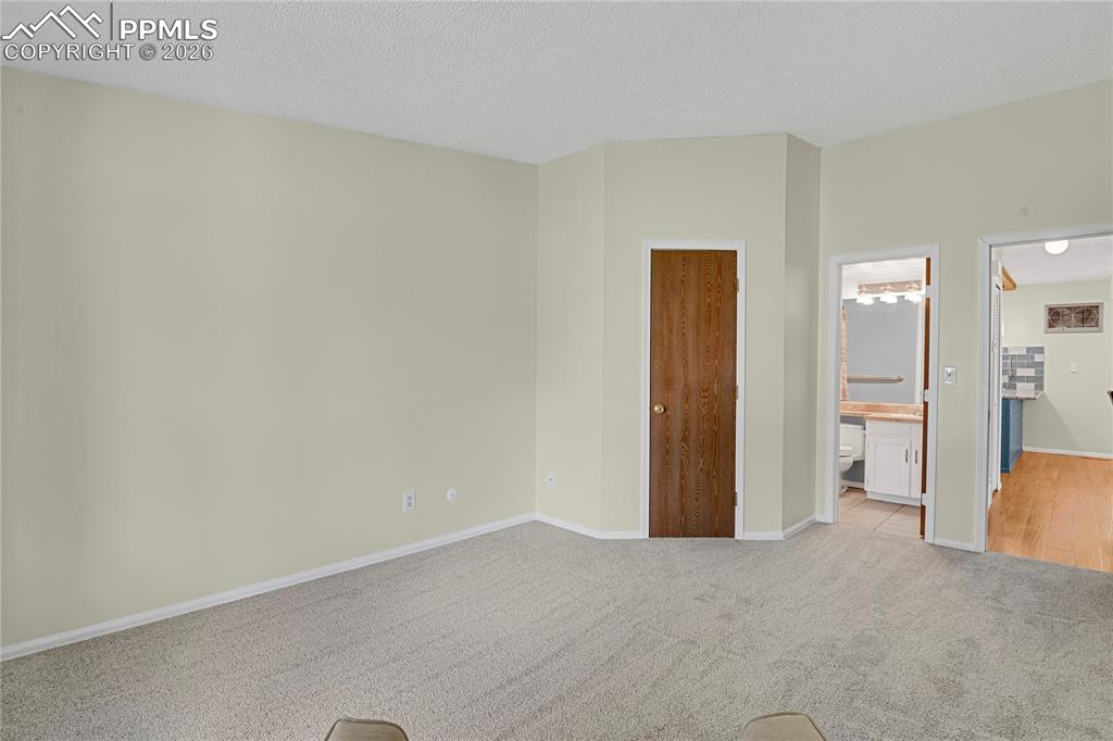 Image 15 of 18: Bedroom