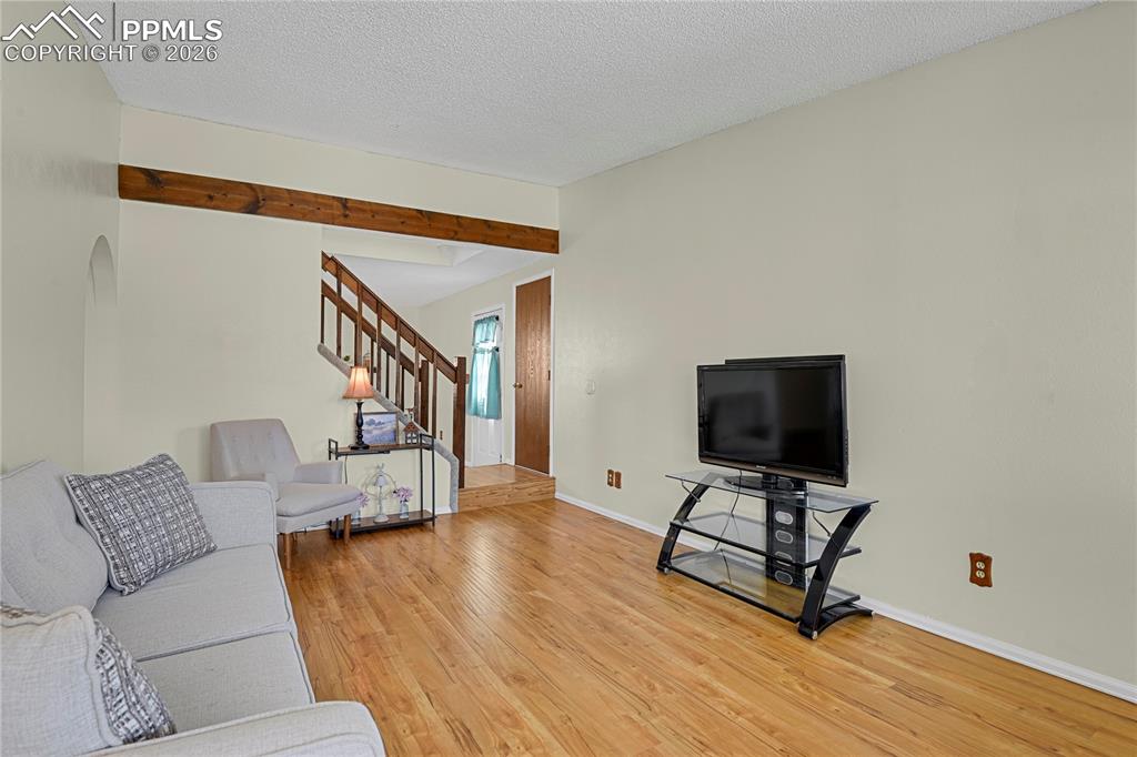 Image 3 of 18: Living Room