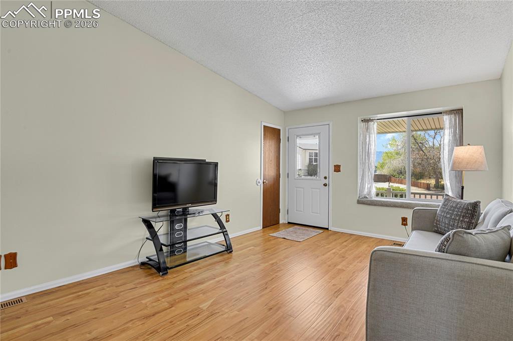 Image 5 of 18: Living Room
