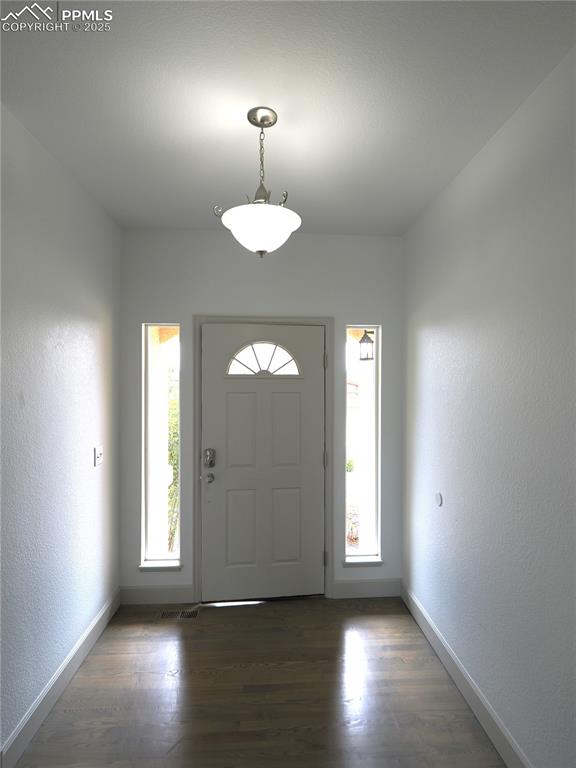 Image 10 of 49: Entry