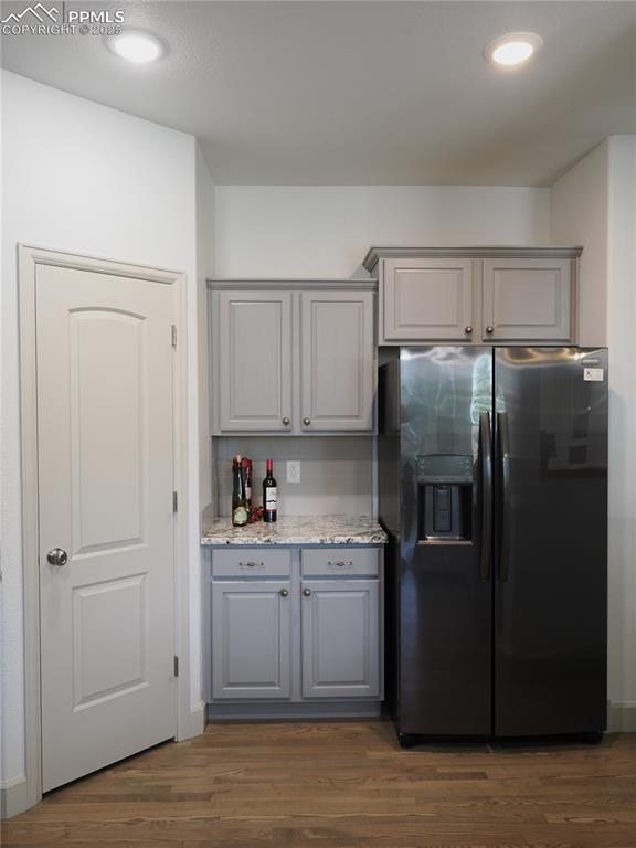 Image 15 of 49: Kitchen