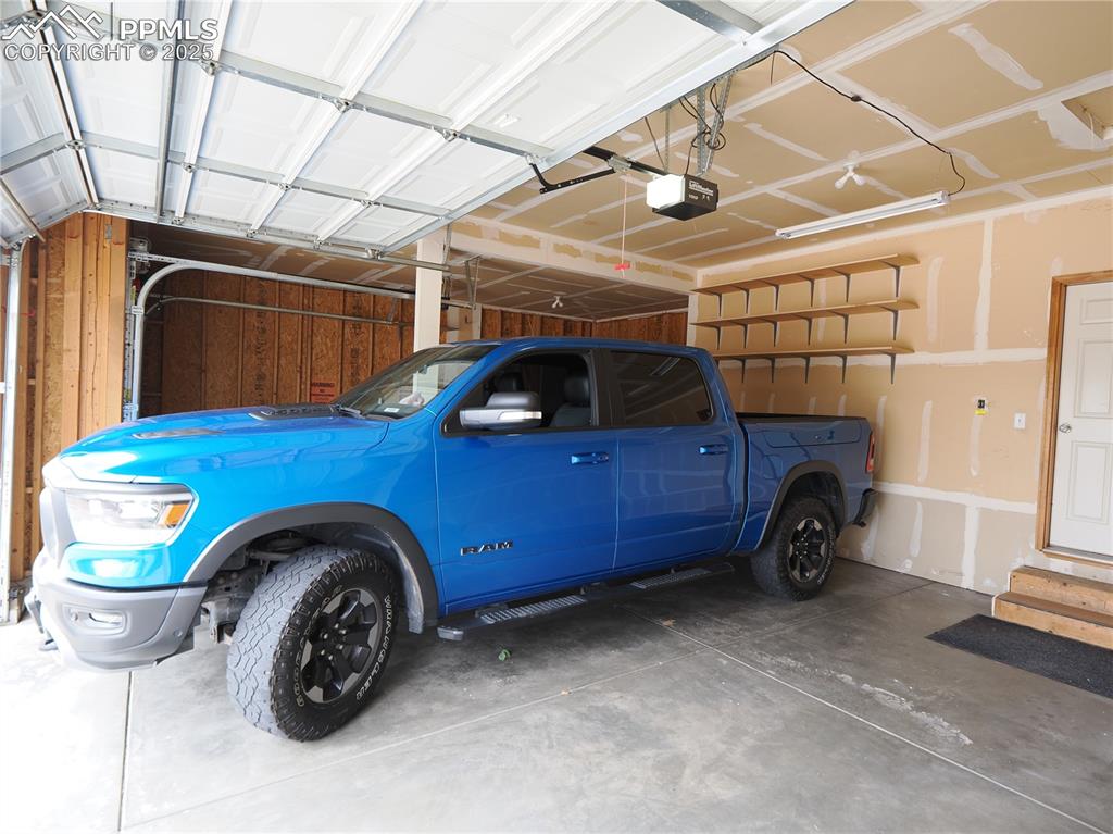 Image 44 of 49: Yes, a RAM 1500 fits just fine...