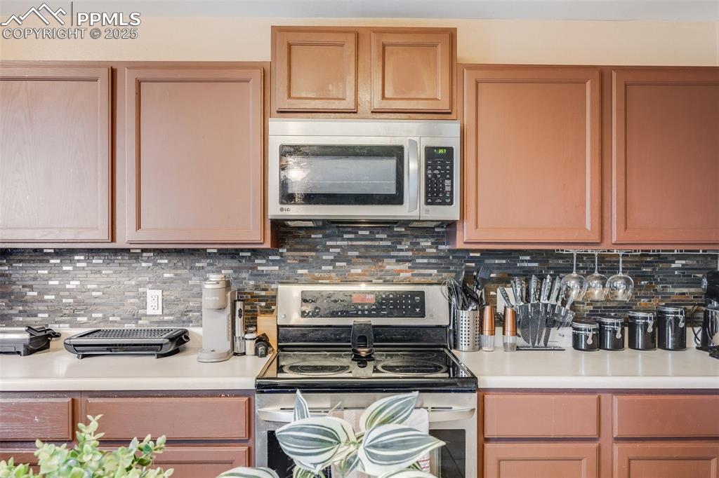 Image 12 of 43: Kitchen