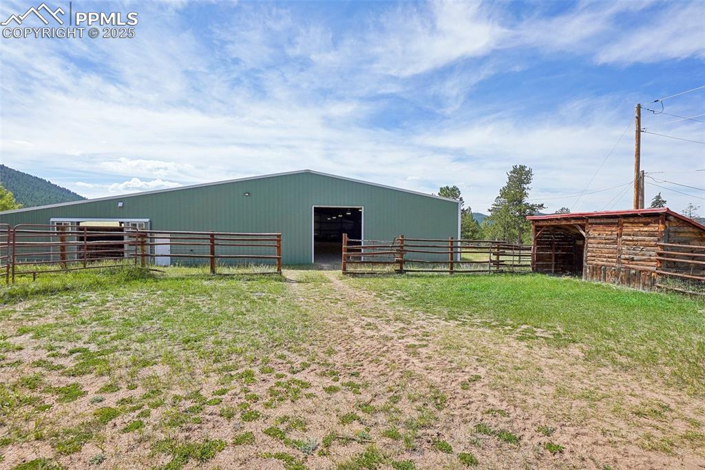 Image 33 of 49: indoor arena 