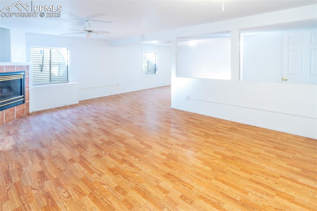 Image 26 of 34: Living Room