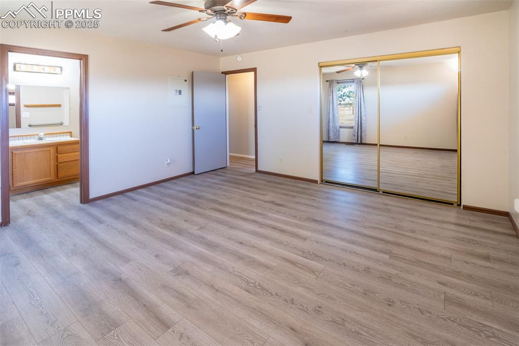 Image 30 of 34: Bedroom