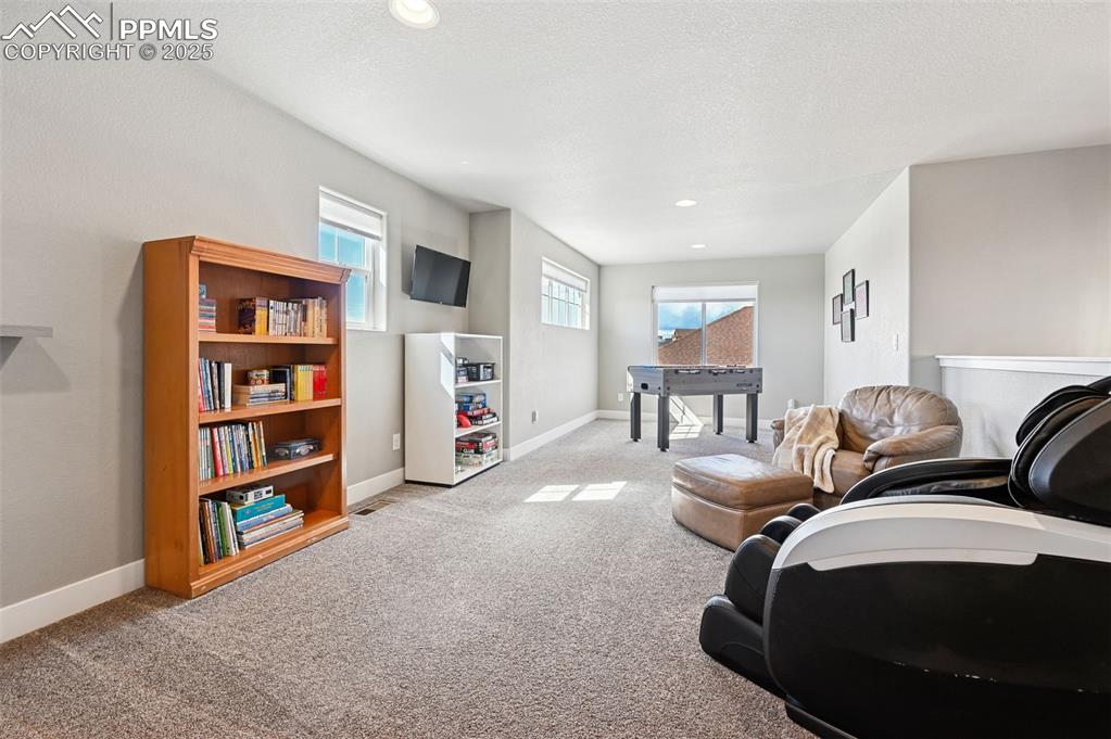 Image 23 of 50: Loft