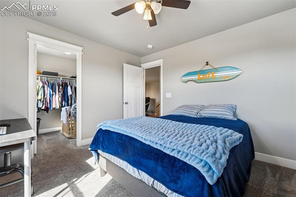 Image 27 of 50: Bedroom