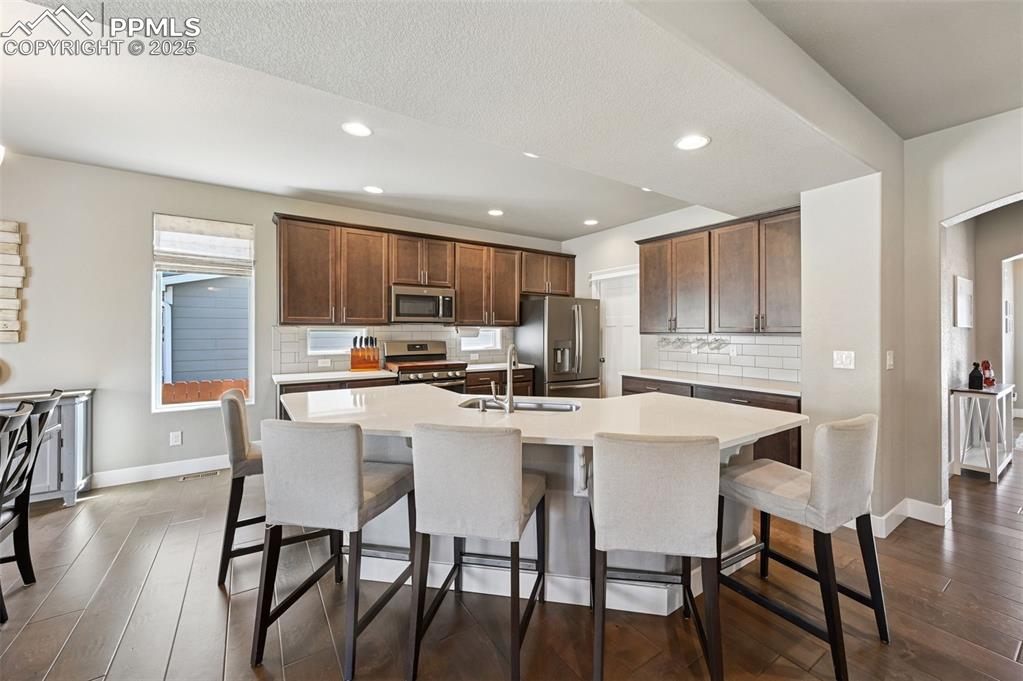 Image 8 of 50: Kitchen