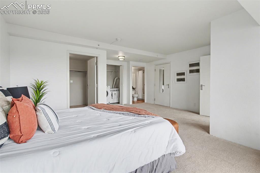 Image 16 of 28: Bedroom
