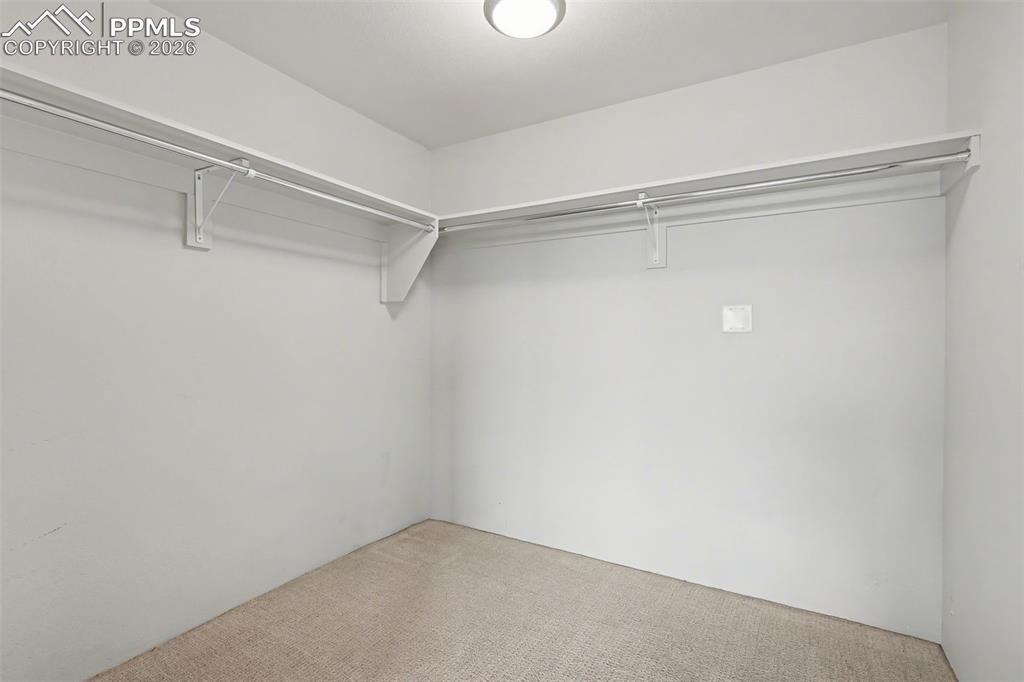 Image 18 of 28: Closet