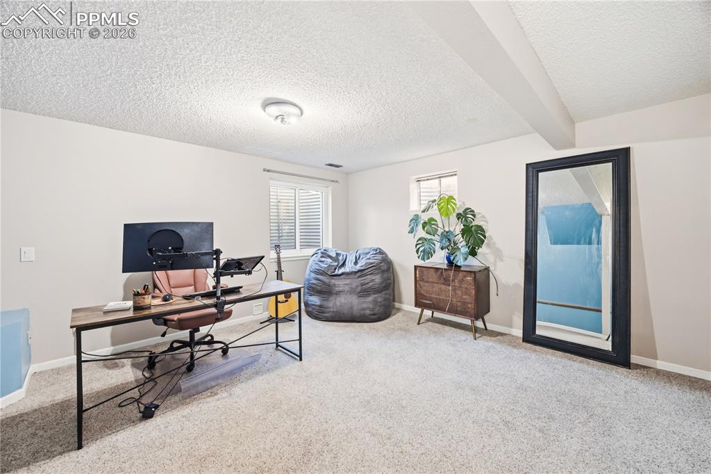 Image 16 of 38: Office