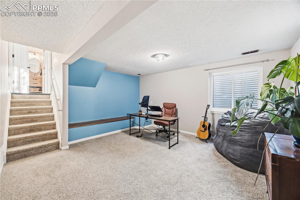 Image 17 of 38: Office