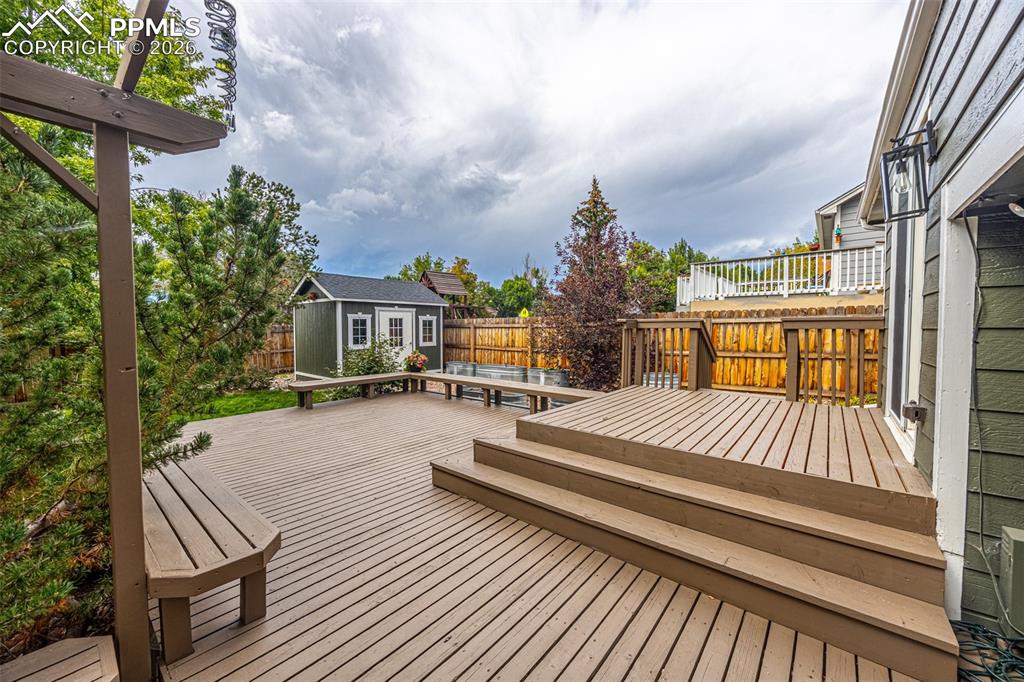 Image 34 of 38: Deck