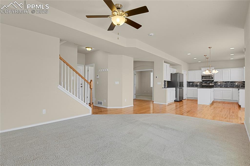 Image 27 of 41: Living Room