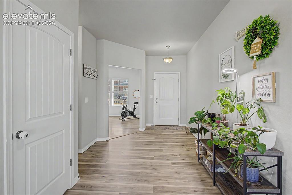 Image 12 of 20: Entry