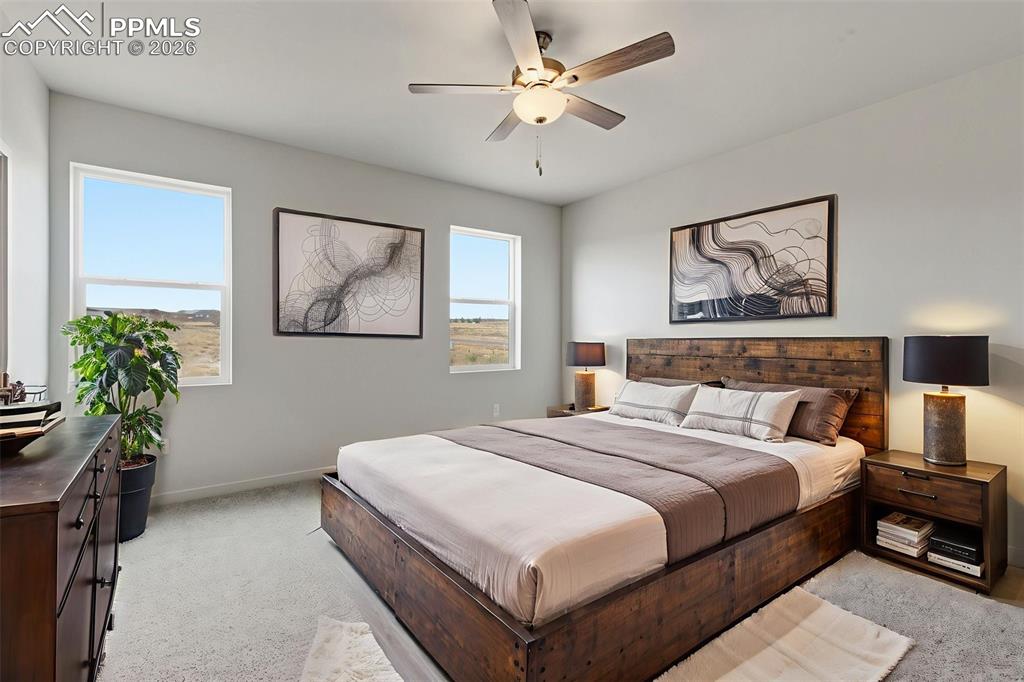 Image 28 of 37: Bedroom