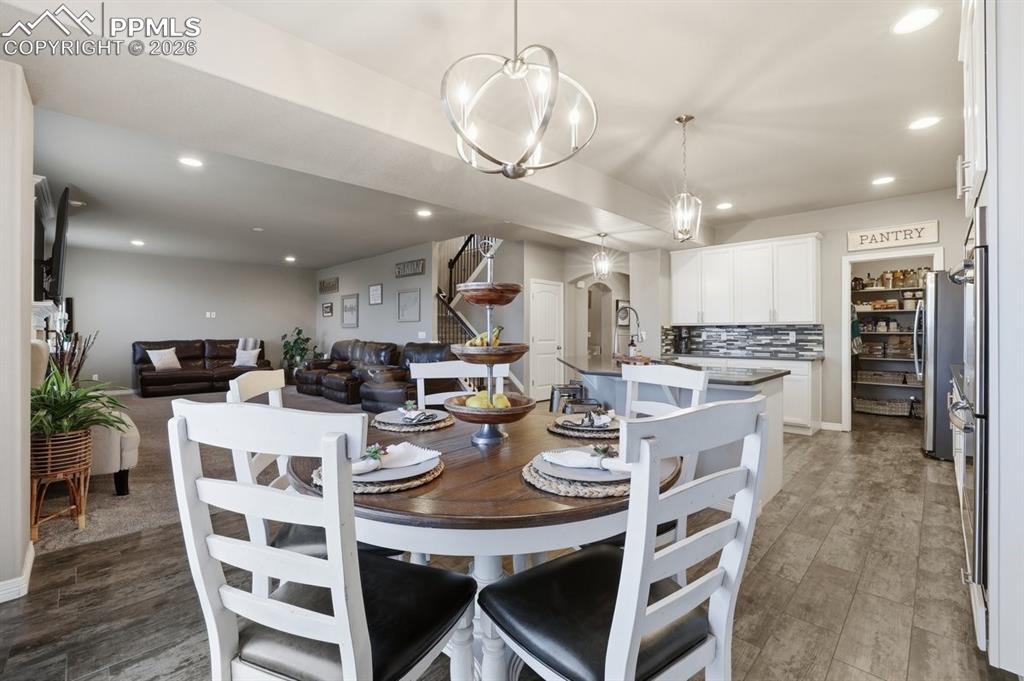 Image 14 of 49: Dining Area