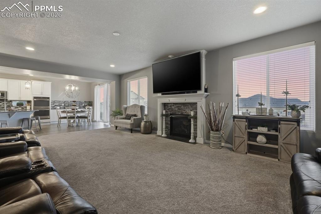 Image 19 of 49: Living Room