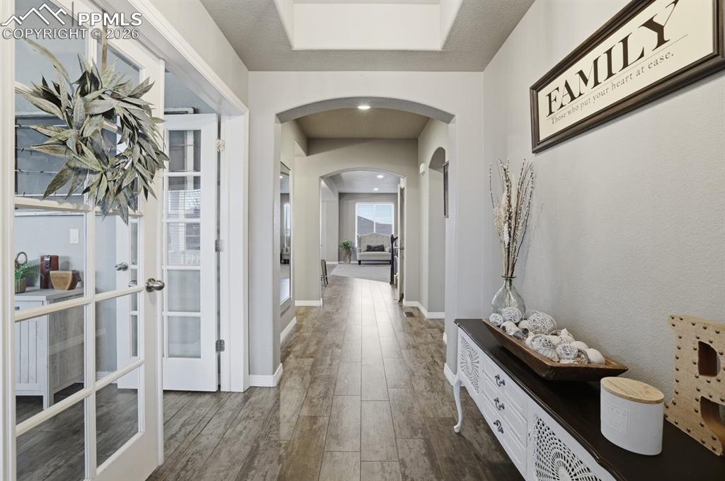 Image 4 of 49: Entrance Foyer