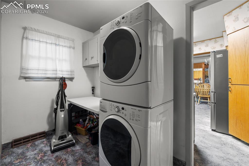 Image 18 of 31: Laundry