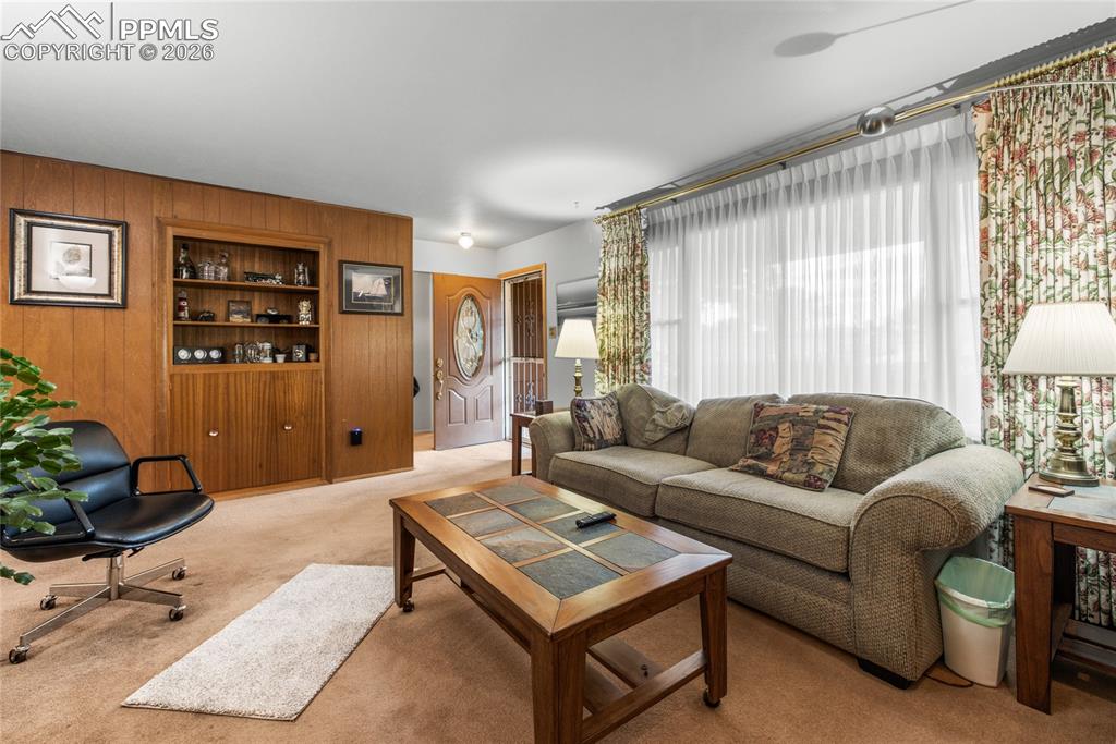 Image 6 of 31: Living Room