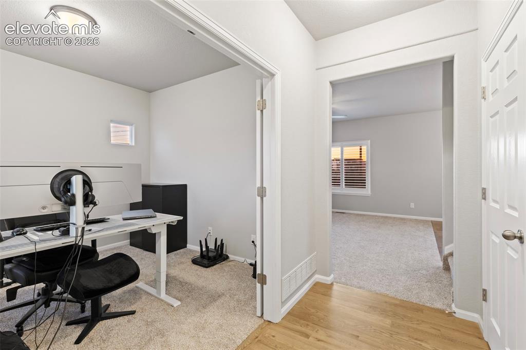 Image 9 of 50: Office
