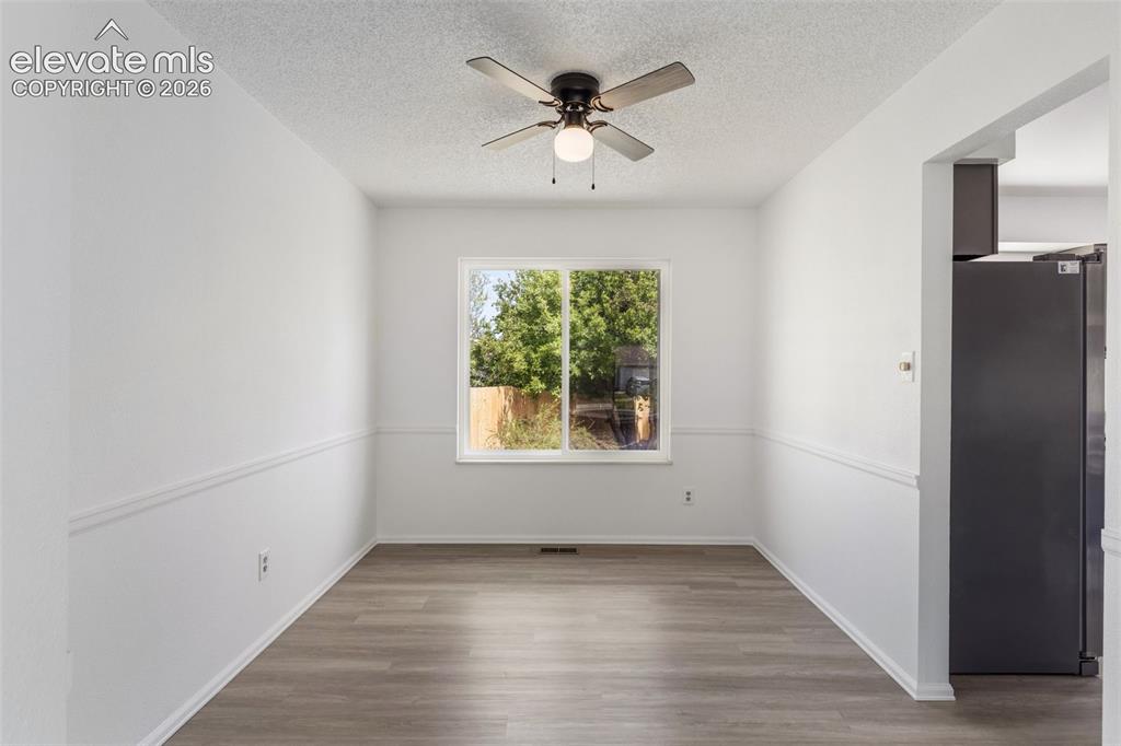 Image 11 of 44: Dining Room