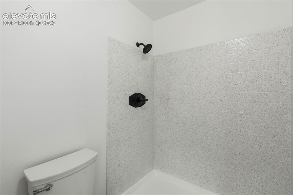 Image 31 of 44: Master Bathroom