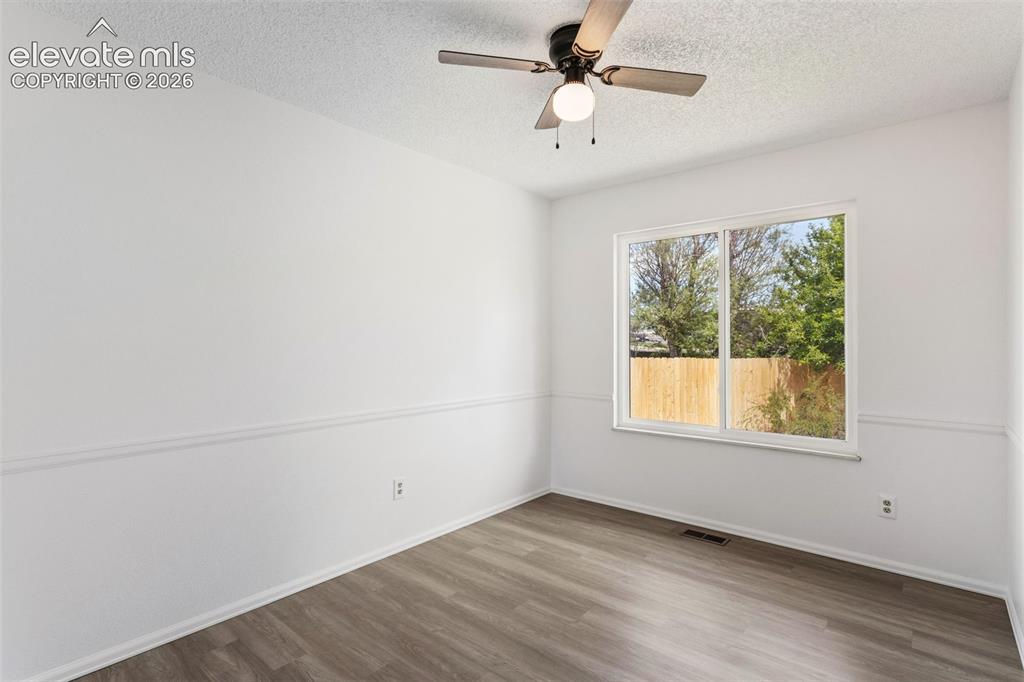 Image 9 of 44: Dining Room