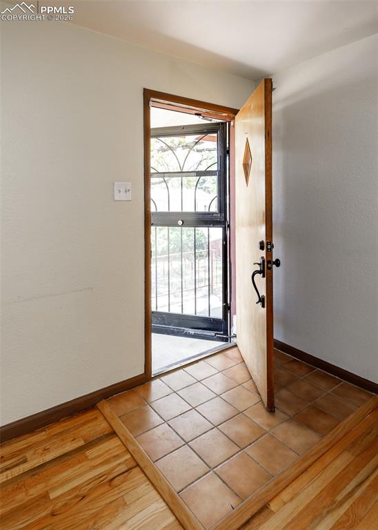 Image 4 of 35: Entry