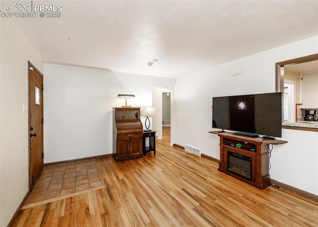 Image 6 of 35: Living Room