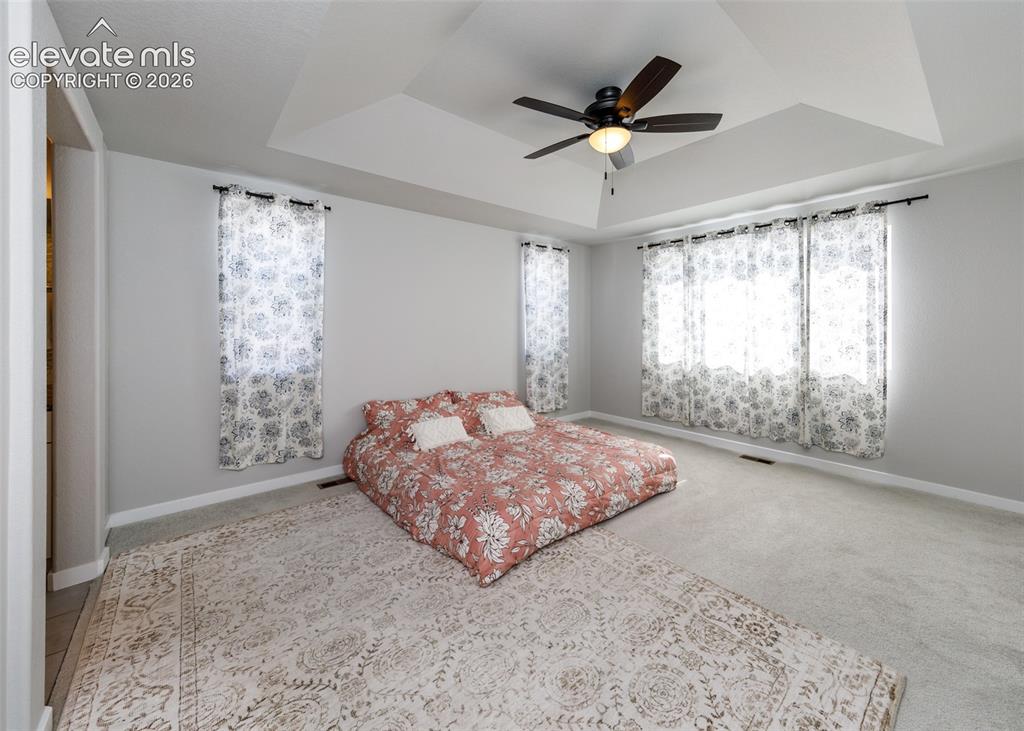 Image 18 of 50: Bedroom