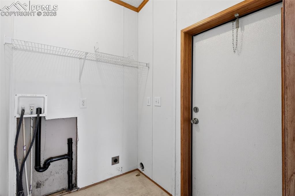 Image 11 of 21: Laundry