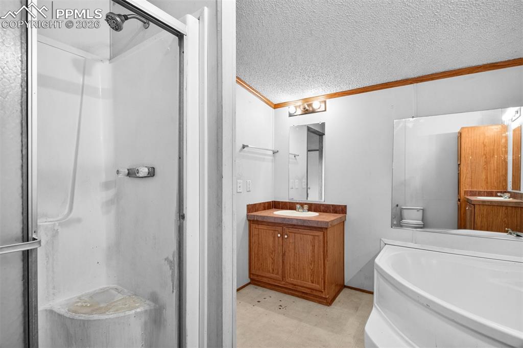 Image 8 of 21: Bathroom