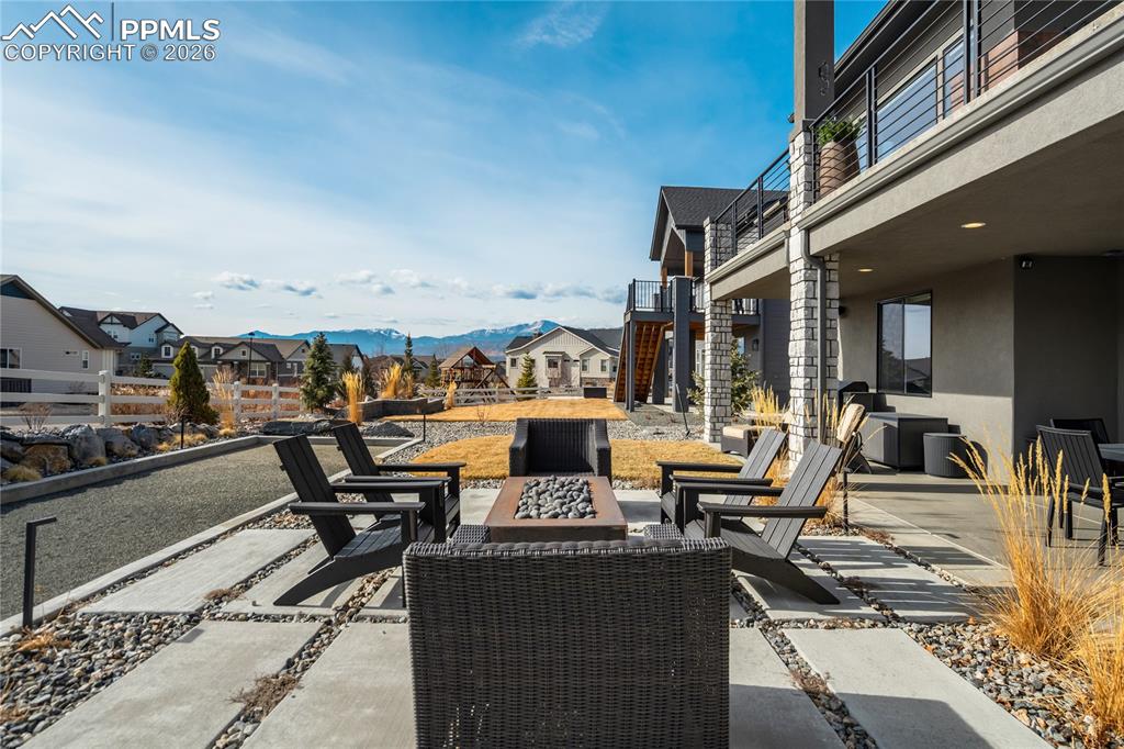 Image 40 of 50: Patio