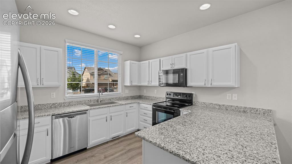 Image 12 of 42: Kitchen