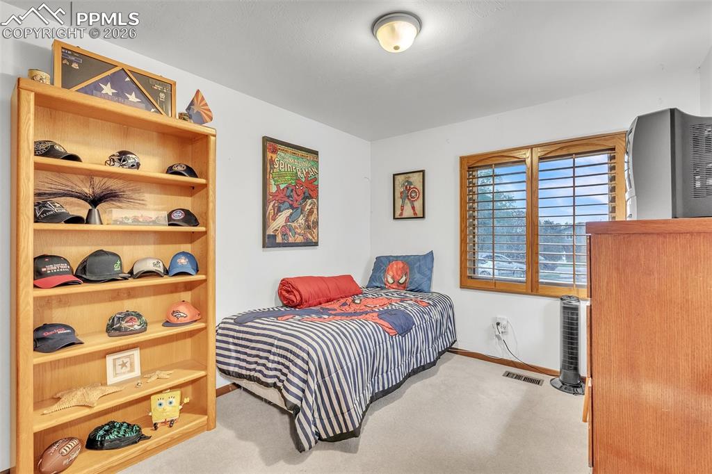 Image 18 of 42: Bedroom