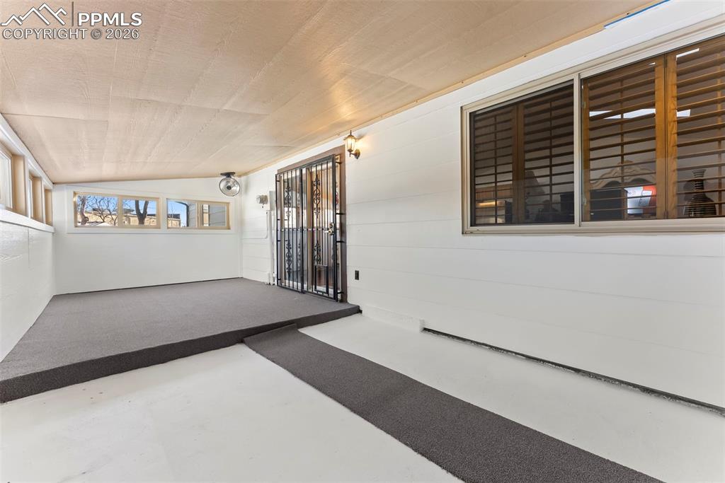 Image 25 of 42: Patio