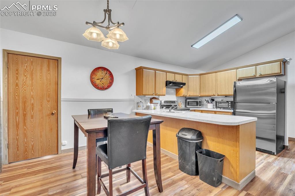 Image 9 of 42: Kitchen