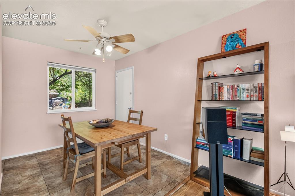 Image 8 of 34: Dining Area